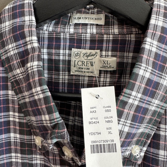 J. Crew Broken In Oxford Buttondown Shirt - NEW WITH TAGS 🔥 - Picture 3 of 7